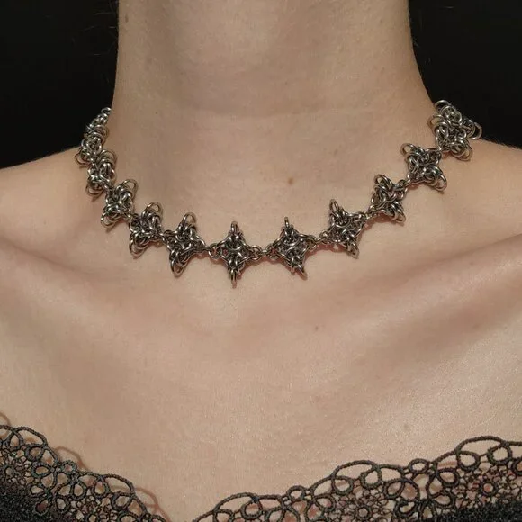 Gothic silver spikes choker necklace with a small silver chain - Picture 2 of 9